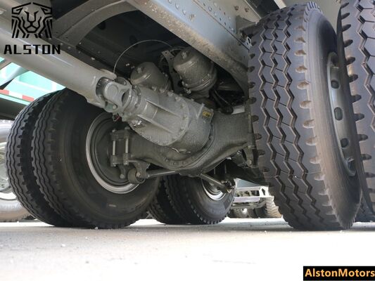 Une nouvelle camionnette à grande capacité Sinotruk Howo 8x4 375HP à vendre en Angola